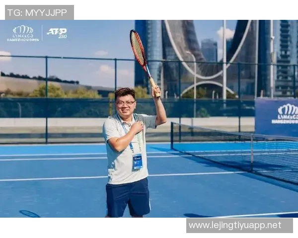 杭州网球队运营分析与欧冠足球发展对比探讨