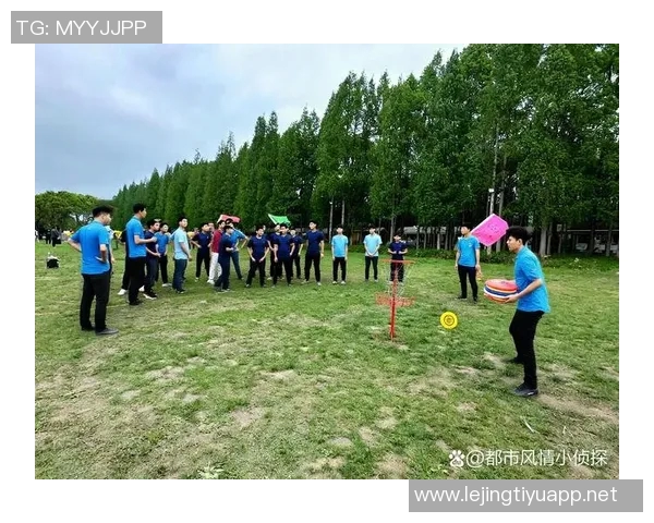 西安飞盘队默契配合展现运动魅力助力飞盘运动发展