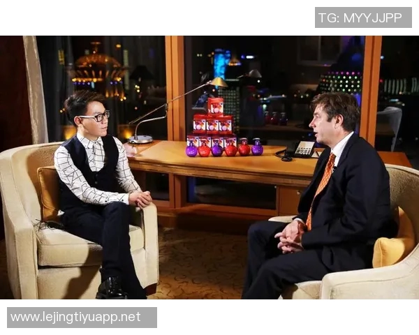 杨磊专访：从青涩少年到足球明星的成长之路回顾实时数据